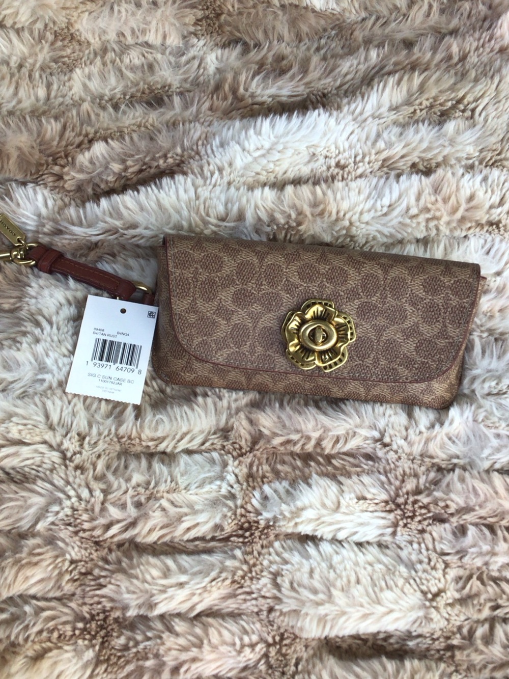 Coach Tan Signature Canvas tearose glasses case with turn lock